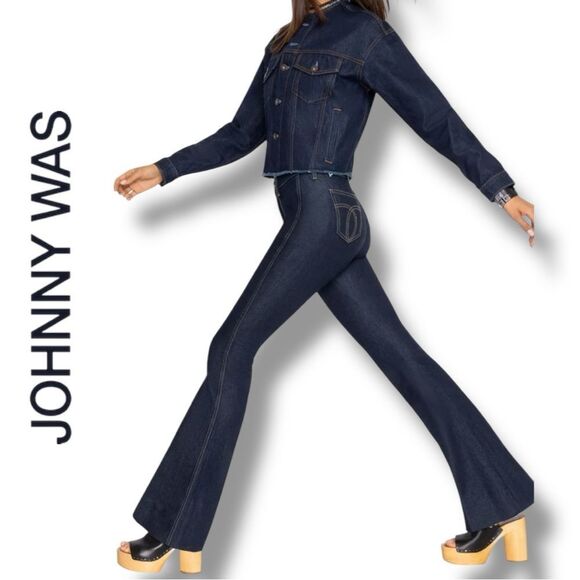 JOHNNY WAS Rue De La Flare Jean Dark Blue Flare Wide Leg Jeans in the Size 32 - Picture 5 of 9